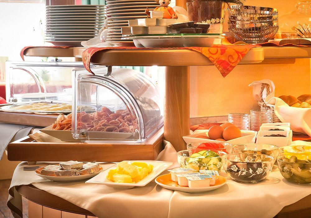 Hotel Haus Reichert บาเดน-บาเดน ภายนอก รูปภาพ